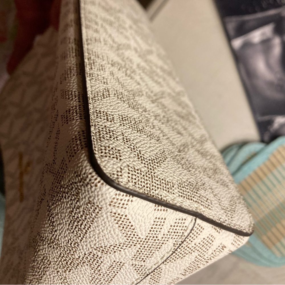 Michael Kors White /Brown and Gold Women's Bag - Picture 14 of 16